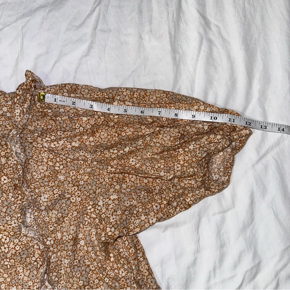 Universal Thread | Prairie Peasant Shirt Short Sleeve Crewneck Floral Ruffle - Picture 10 of 12